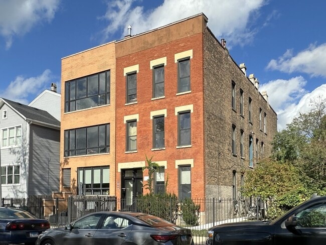 1322 W Ohio St, Unit G03C in Chicago, IL - Building Photo - Building Photo