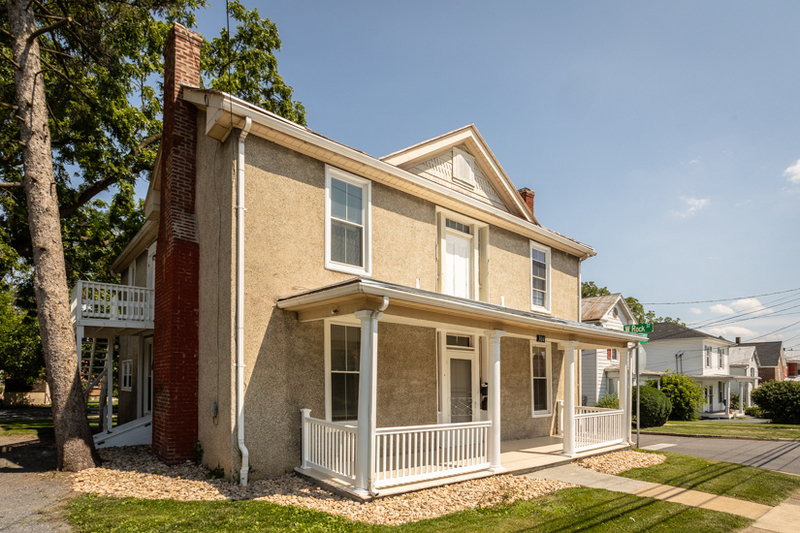 304 N High St in Harrisonburg, VA - Building Photo