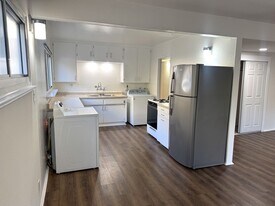 124-126 Rees St in Los Angeles, CA - Building Photo