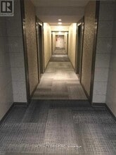 285 Enfield Pl in Mississauga, ON - Building Photo - Building Photo