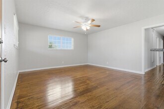 9523 Bundy Ln in Houston, TX - Building Photo - Building Photo