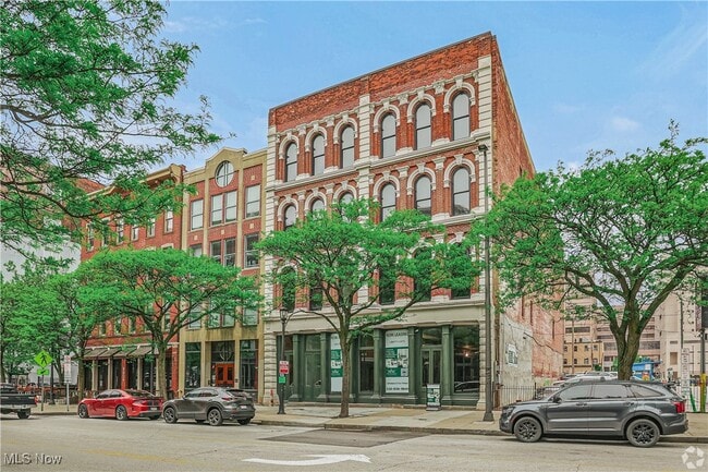 property at 1277 W 6th St