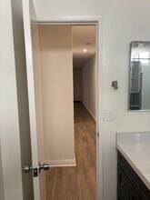 4753 Kester Ave, Unit 5 in Los Angeles, CA - Foto de edificio - Building Photo