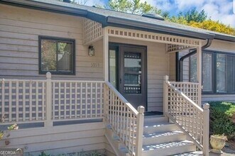 5053 Gardenia Cir in Marietta, GA - Foto de edificio - Building Photo
