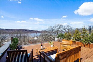 493 Warburton Ave in Hastings On Hudson, NY - Building Photo