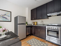 612 W Patterson Ave, Unit 502 in Chicago, IL - Building Photo - Building Photo