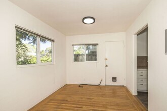 691 Roble Ave in Menlo Park, CA - Building Photo - Building Photo