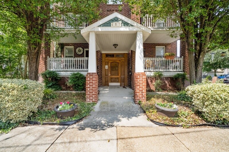 402 W 31st St in Norfolk, VA - Building Photo