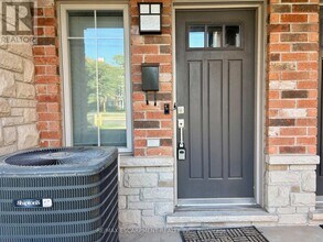 362 Plains Rd E in Burlington, ON - Building Photo - Building Photo