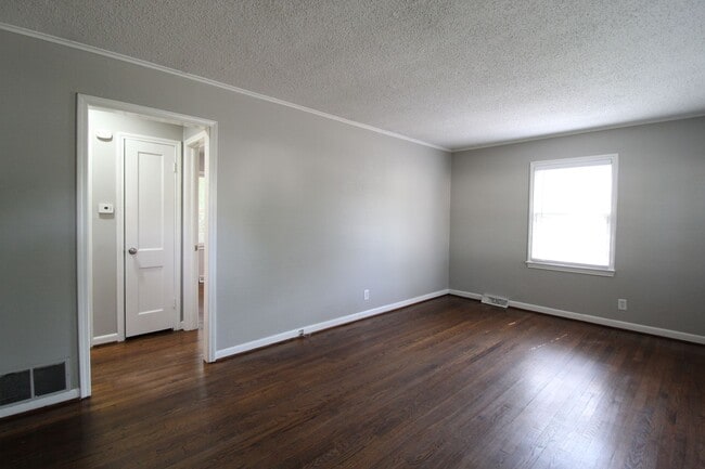 5316 W 50th St in Roeland Park, KS - Building Photo - Building Photo