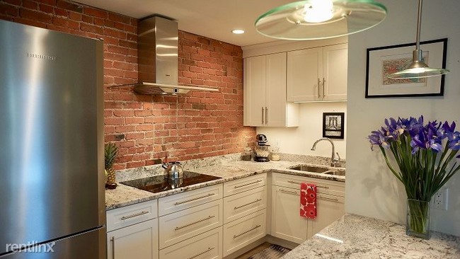 90 Gainsborough St-Unit -Unit 405E in Boston, MA - Building Photo - Building Photo