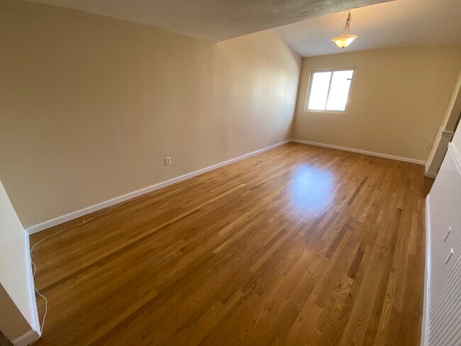 377 Dorchester St, Unit 2
