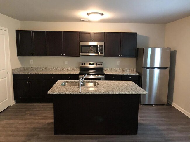 1155 Oak Hollow Ln in Hampton, GA - Building Photo - Building Photo