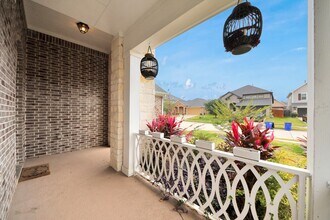 211 Pleasant Hl Wy in Conroe, TX - Building Photo - Building Photo