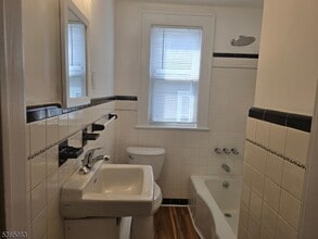 22 Van Dyke St in Wallington, NJ - Building Photo - Building Photo