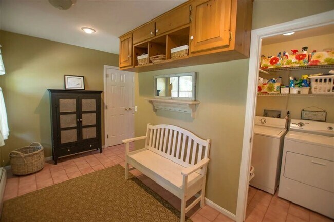 101 Brookside Dr in Williston, VT - Building Photo - Building Photo