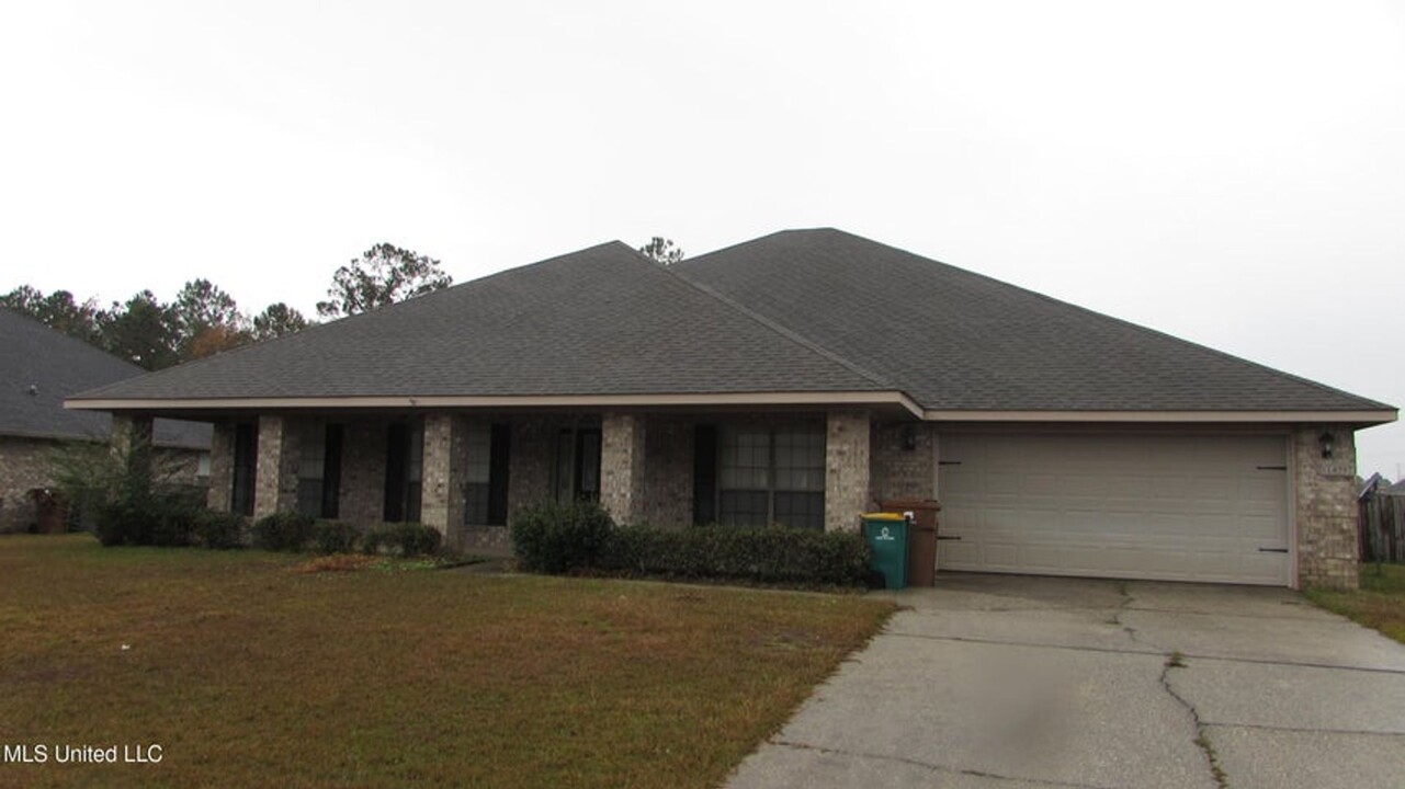 14597 Bruce Cove S in Biloxi, MS - Building Photo