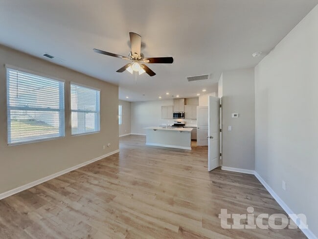 1813 Wellwood LN in Lebanon, TN - Foto de edificio - Building Photo