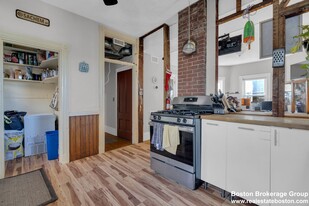 5 Sachem St, Unit 3