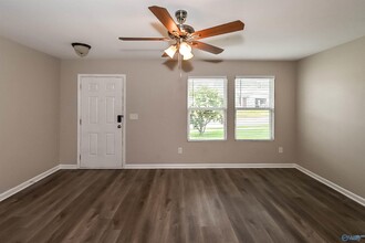 130 Whitestone Dr NE in Huntsville, AL - Building Photo - Building Photo