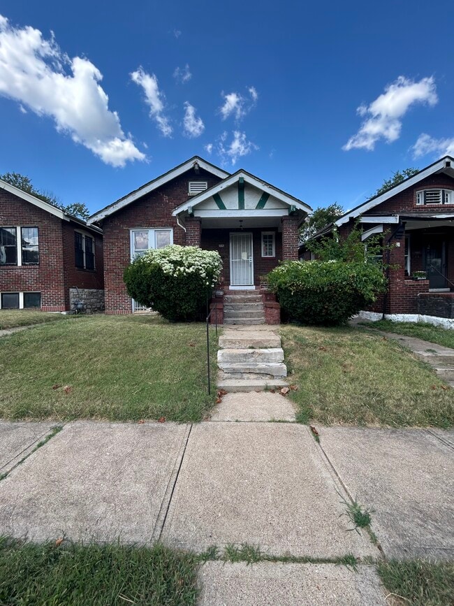 property at 5431 Arlington Ave