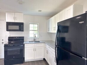 57201 Perry St in Irving, TX - Building Photo - Building Photo