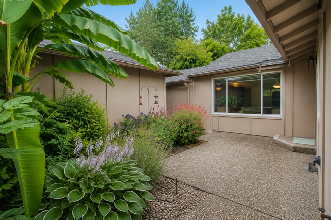 property at 32 Condolea Dr