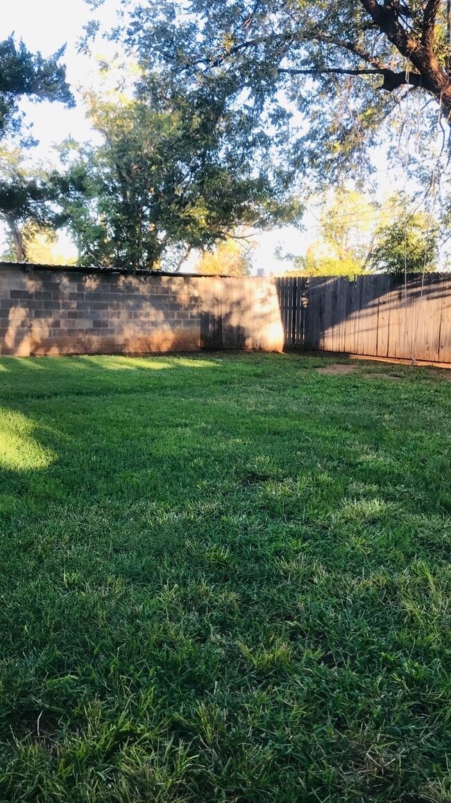 1009 N 15th St in Lamesa, TX - Building Photo - Building Photo