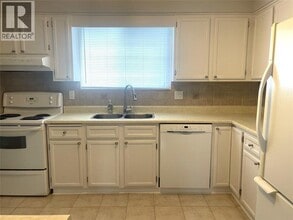 1239 Norfolk Ave in Sarnia, ON - Building Photo - Building Photo