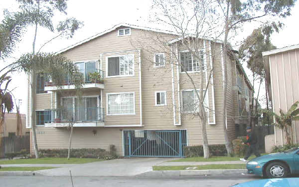 1433 Coronado Ave in Long Beach, CA - Foto de edificio - Building Photo