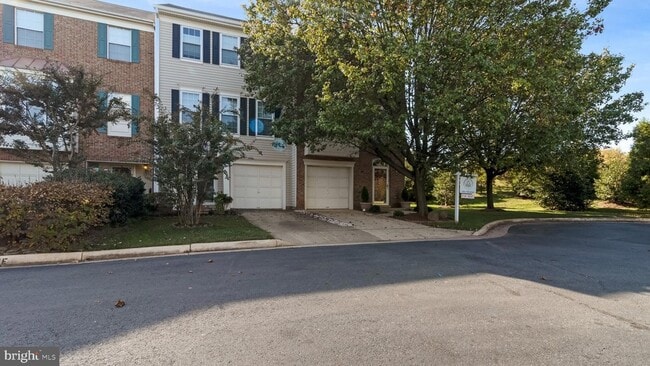 45416 Baggett Terrace in Sterling, VA - Building Photo - Building Photo