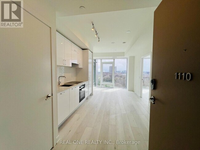 5 Quarrington Ln in Toronto, ON - Building Photo - Building Photo