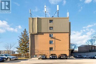 283 Fairway Rd N in Kitchener, ON - Building Photo