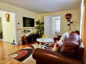 19 Bonnell Pl in Middletown, NY - Building Photo - Building Photo