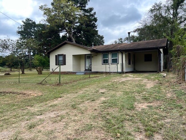301 W Main St in Ore City, TX - Building Photo - Building Photo