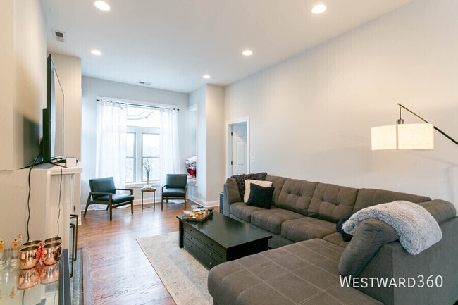 3127 N Racine Ave in Chicago, IL - Building Photo - Building Photo