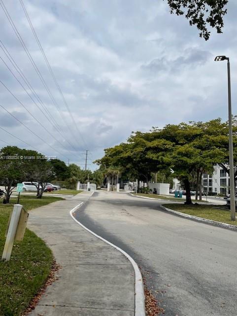5612 N Rock Island Rd in Tamarac, FL - Building Photo - Building Photo