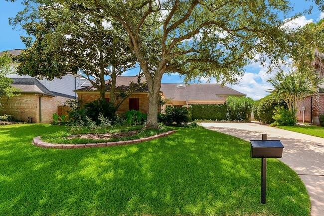 1231 Creekford Cir in Sugar Land, TX - Building Photo - Building Photo