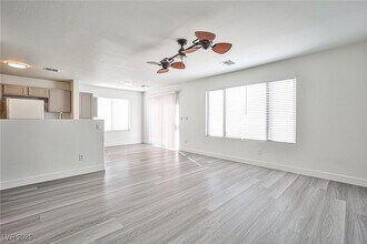 4757 Englewood Ave in Las Vegas, NV - Foto de edificio - Building Photo