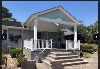 34 Hendrickson Pl in West Long Branch, NJ - Building Photo - Building Photo