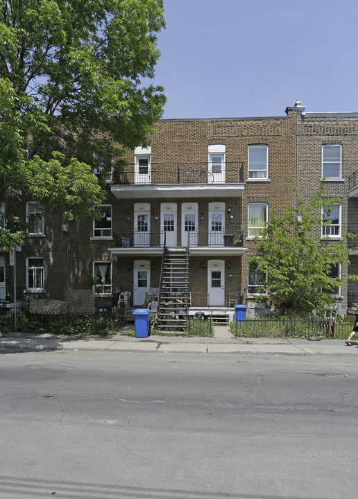 393 4e in Montréal, QC - Building Photo