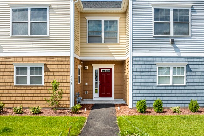 Parkside at The Boulders in Brockton, MA - Foto de edificio - Building Photo