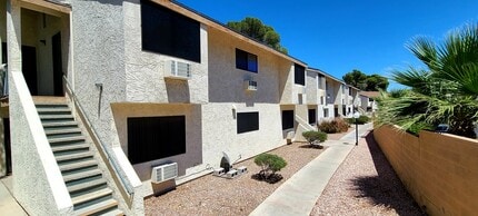 Sunrise Gardens 55+ Senior Apartments in Las Vegas, NV - Foto de edificio - Building Photo