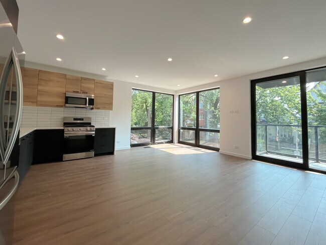 3710 N Kenmore Ave in Chicago, IL - Building Photo - Building Photo