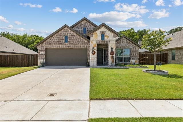 property at 121 Gardenia Dr