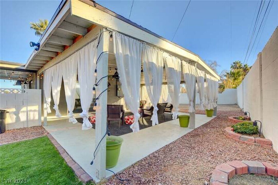 4044 Pepe Cir in Las Vegas, NV - Building Photo