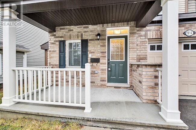 1914 Maple Grove Rd in Ottawa, ON - Building Photo - Building Photo