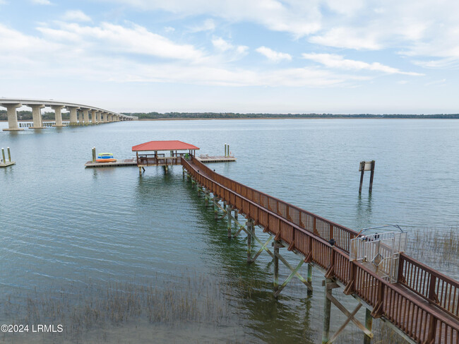 1231 Ladys Island Dr in Port Royal, SC - Building Photo - Building Photo