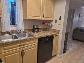 19505 Quesada Ave in Port Charlotte, FL - Foto de edificio - Building Photo