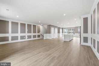 1104 Dabney Dr in Manassas Park, VA - Building Photo - Building Photo